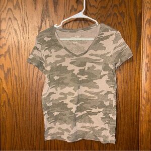 Universal Thread Green Camouflage V-Neck Tee